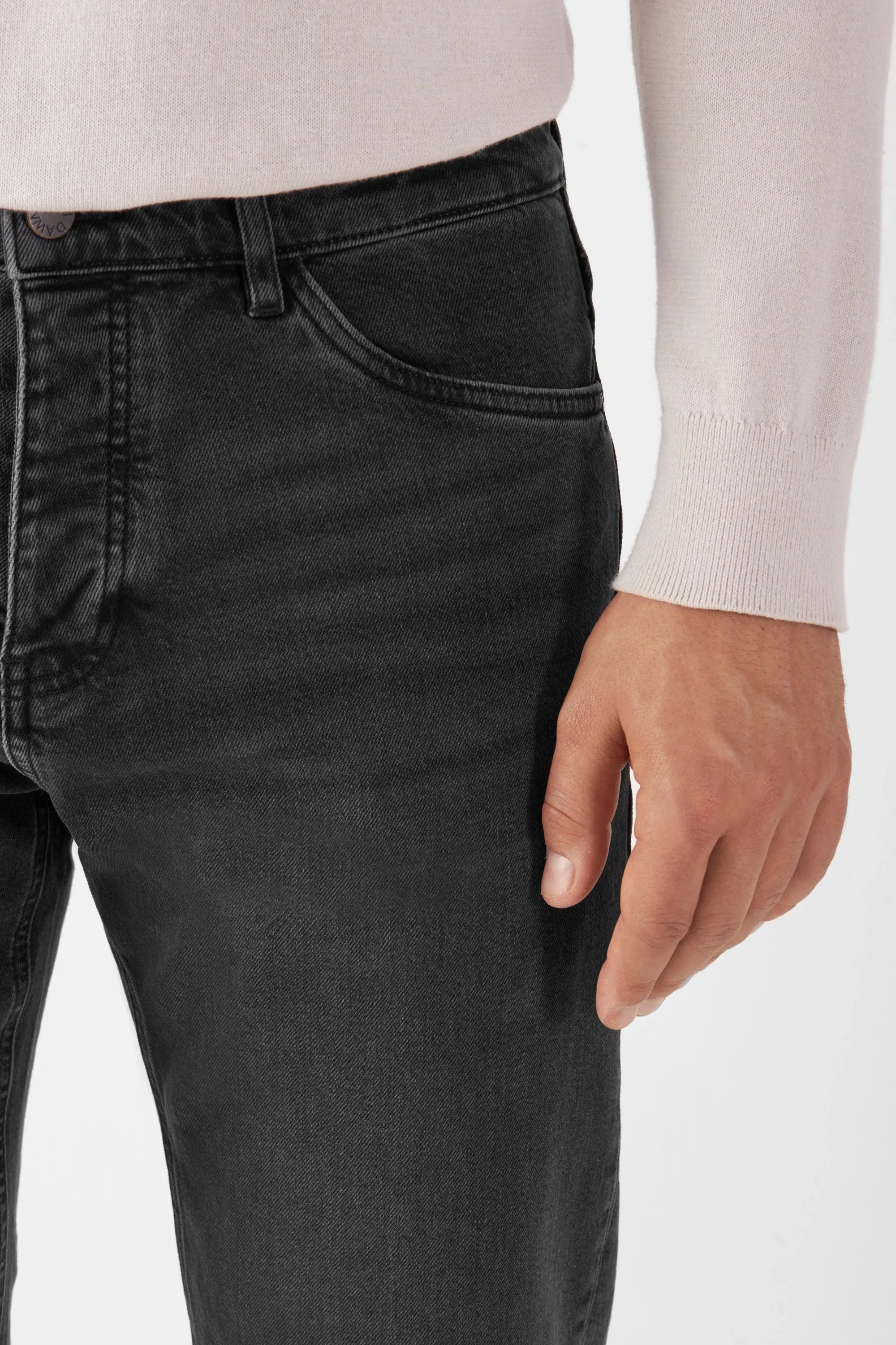 Rise Relaxed Tapered Basic Jeans Black
