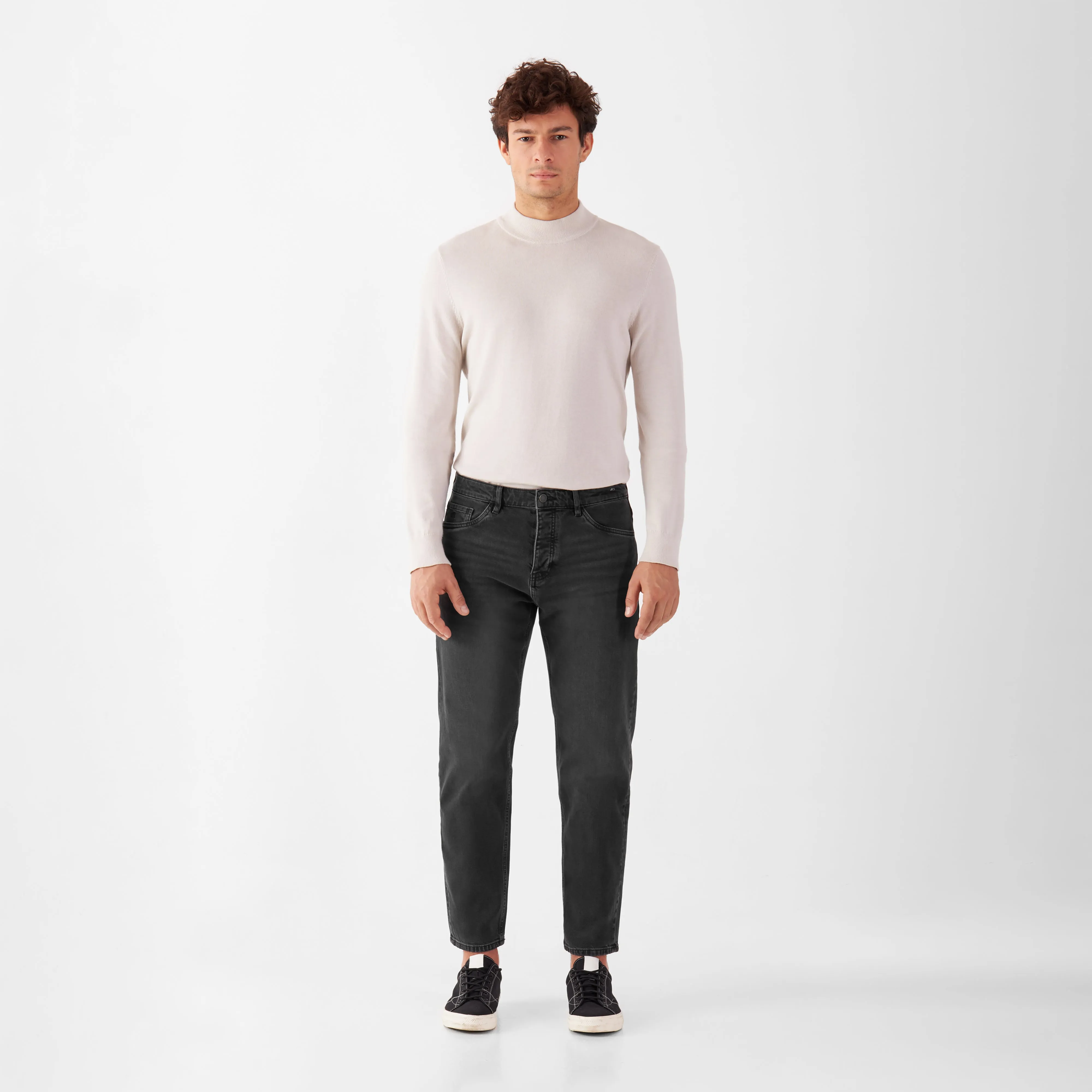 Rise Relaxed Tapered Basic Jeans Black